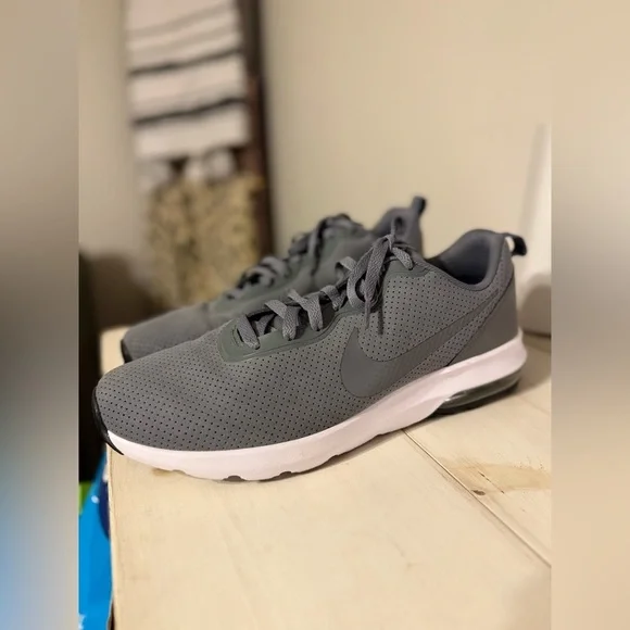 Nike 827177-002 Air Max Turbulence LS
Cool Grey 11.5 - Picture 2 of 11